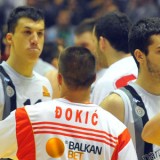 Klinci pregazili matorce